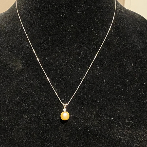 Sterling Silver necklace with removable pearl and CZ pendant. 18” - Picture 1 of 4
